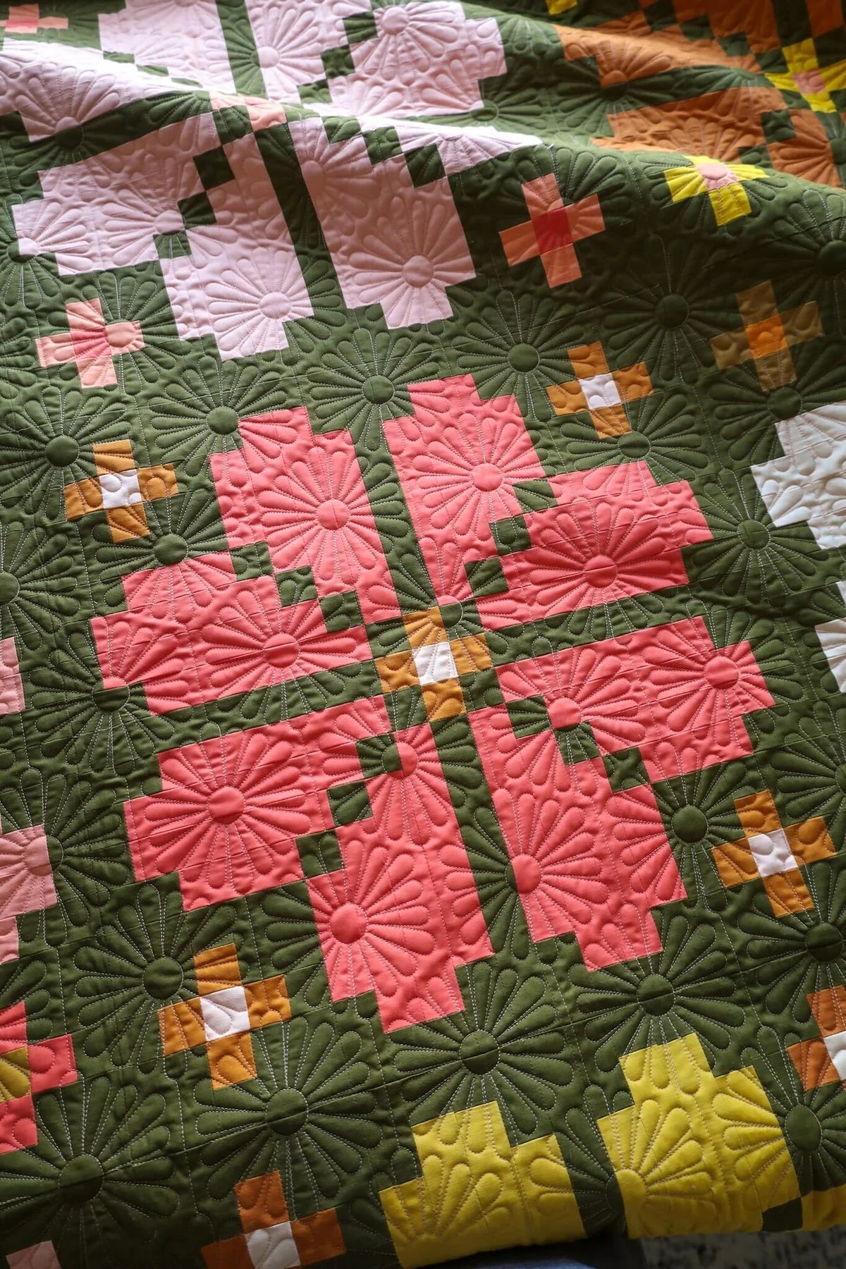 Knitted Blooms quilt pattern