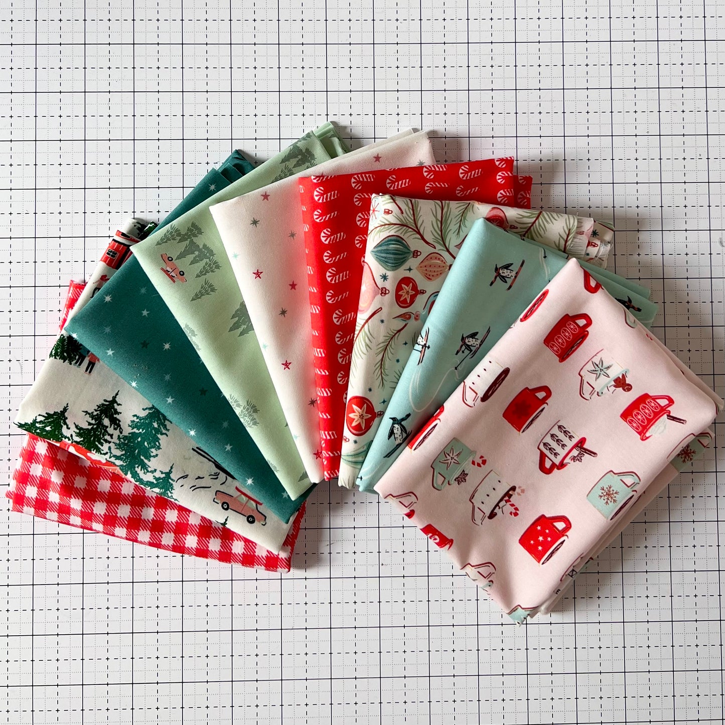 Christmas in the Cabin 9 Fat Qtr Bundle - Art Gallery Fabrics